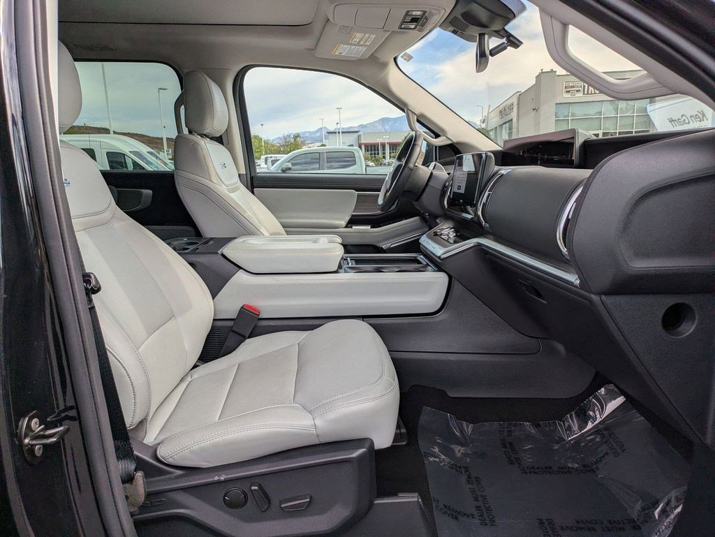 Certified 2025 Ford Expedition Platinum AWD/4WD image 33