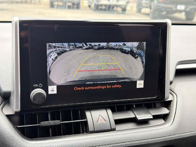 Used 2025 Toyota RAV4 XLE AWD/4WD image 32