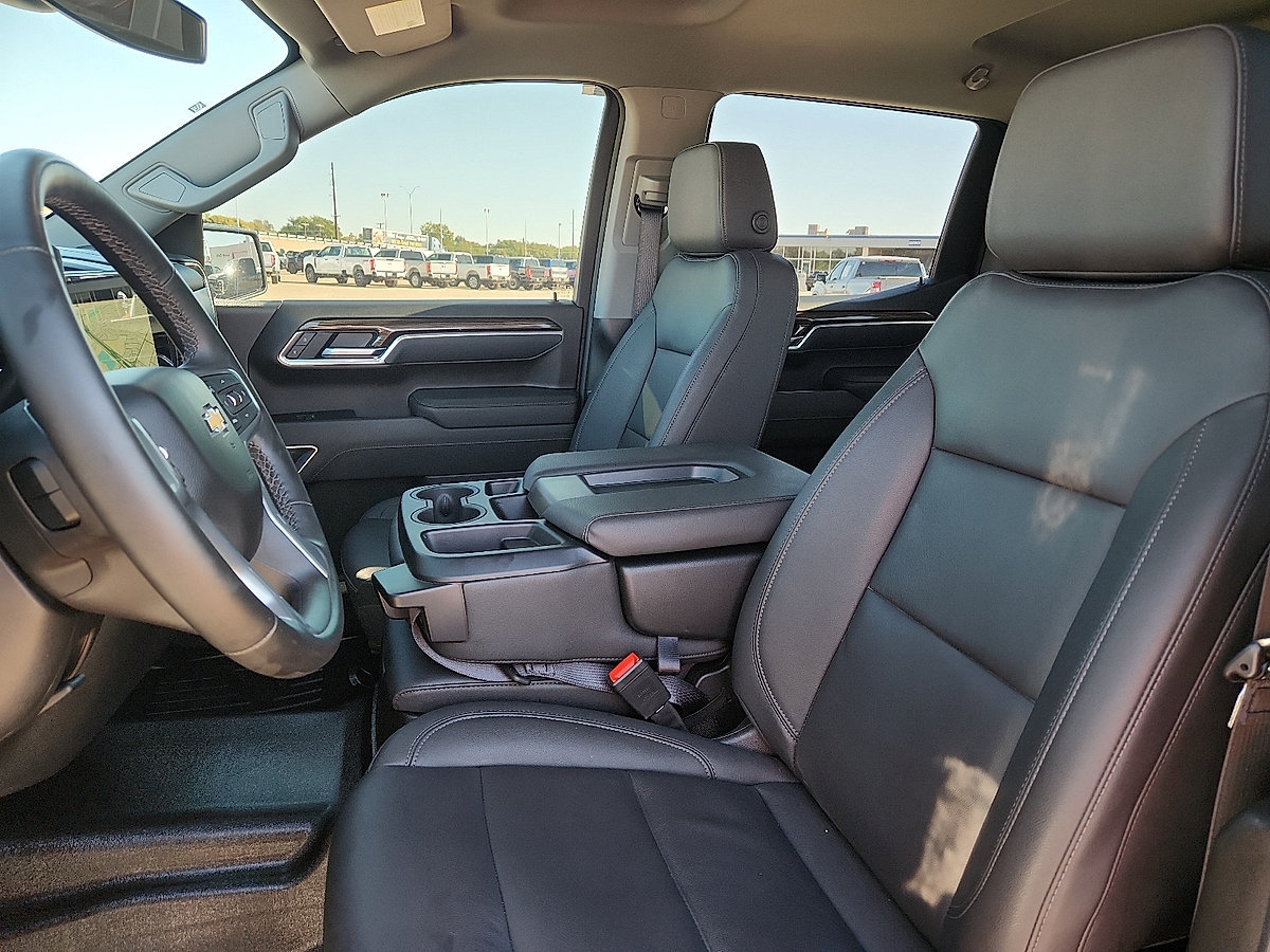 Used 2026 Chevrolet Silverado 1500 LT w/ Leather Package AWD/4WD image 19