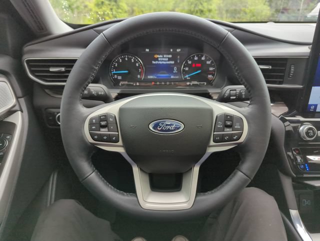 Certified 2023 Ford Explorer Limited w/ Limited Technology Package AWD/4WD image 37