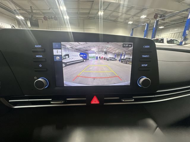 Used 2025 Hyundai Elantra SE FWD image 29