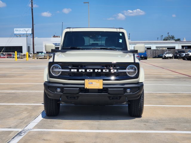 Certified 2025 Ford Bronco Outer Banks AWD/4WD image 2