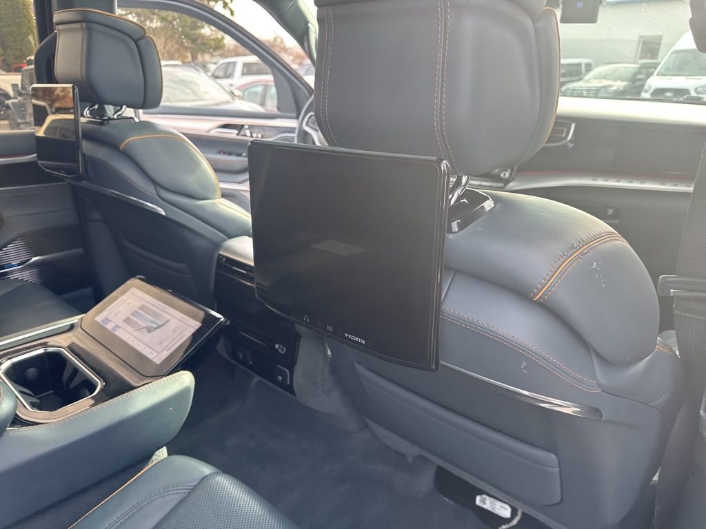 Used 2022 Jeep Grand Wagoneer Series III w/ Rear Seat Video Group 1 image 46