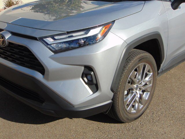 Used 2022 Toyota RAV4 XLE Premium AWD/4WD image 2