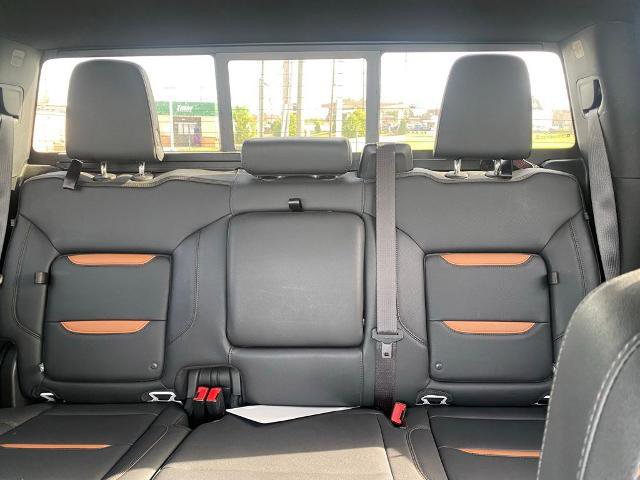 Used 2024 GMC Sierra 2500 AT4 w/ AT4 Premium Plus Package AWD/4WD image 27