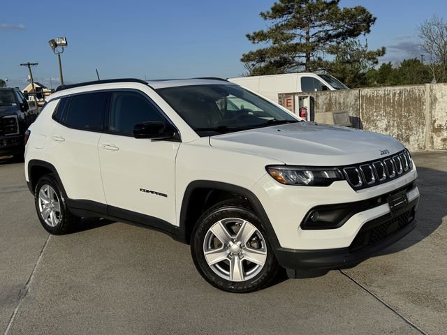 Used 2022 Jeep Compass Latitude w/ Sun and Sound Group AWD/4WD image 7