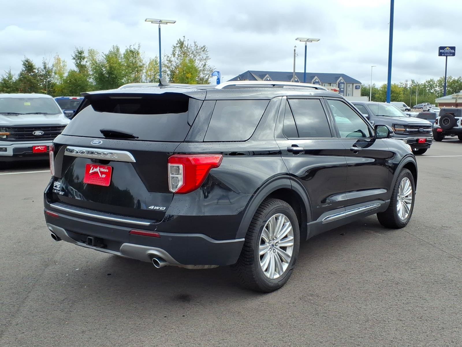 Certified 2022 Ford Explorer Limited w/ Equipment Group 301A AWD/4WD image 6