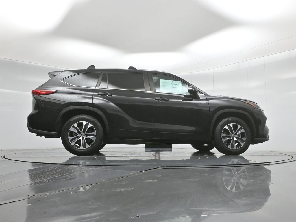 Used 2023 Toyota Highlander XLE image 52