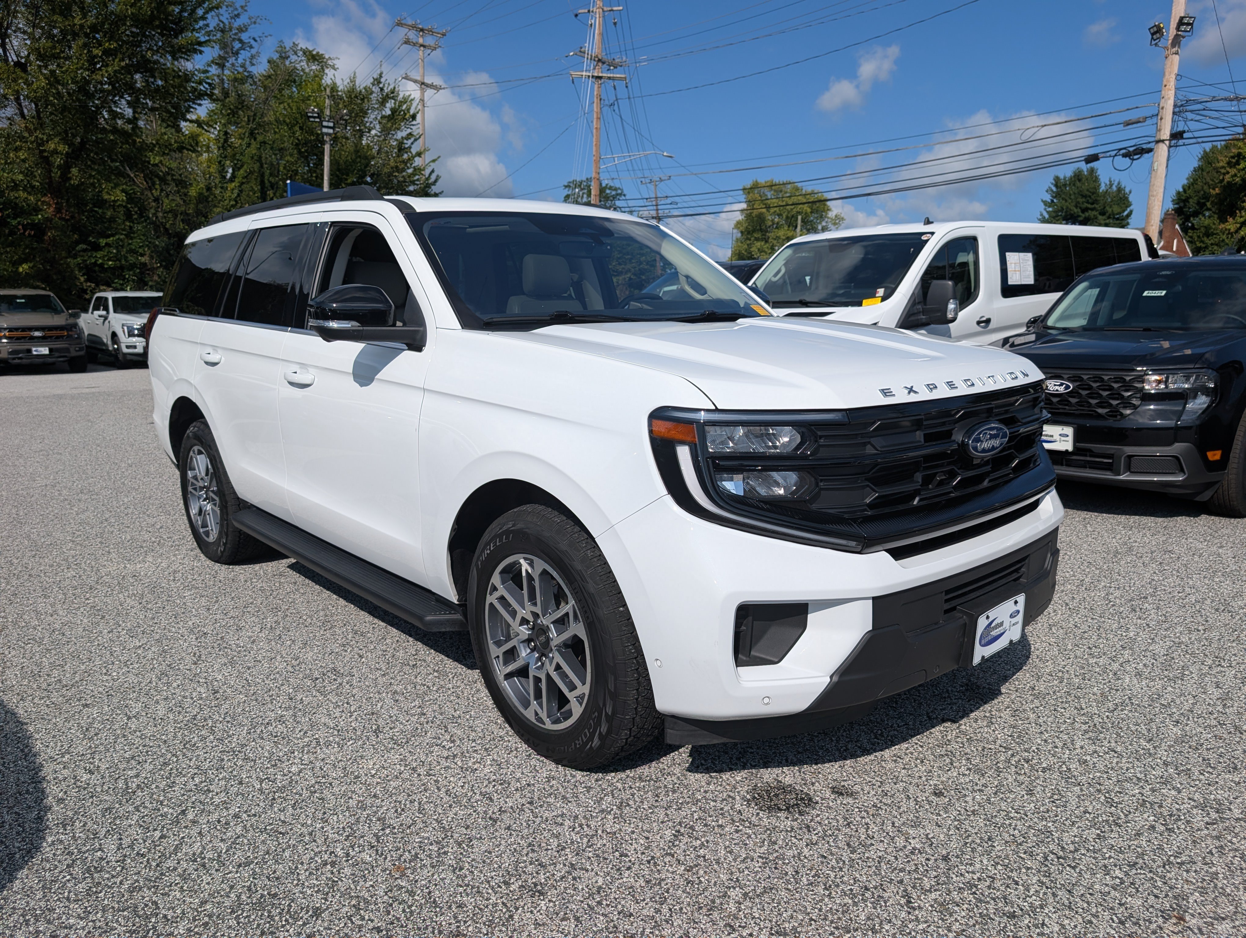 Certified 2025 Ford Expedition Active AWD/4WD image 9