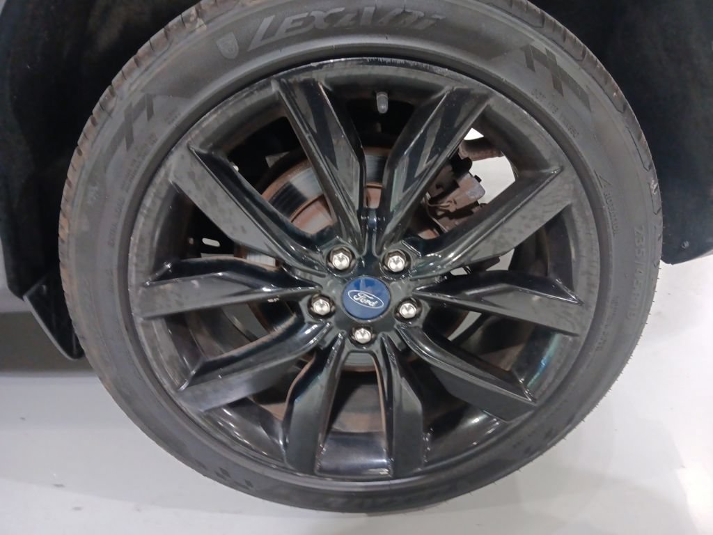 Certified 2018 Ford Escape SEL w/ SEL Sport Appearance Package AWD/4WD image 8