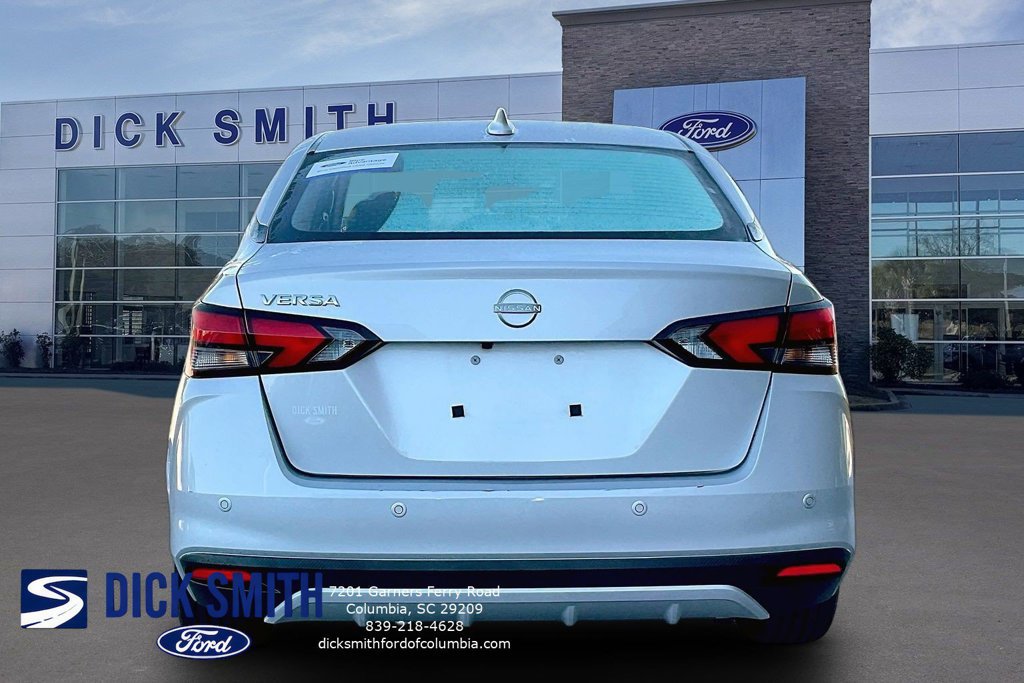 Used 2025 Nissan Versa SV FWD image 5