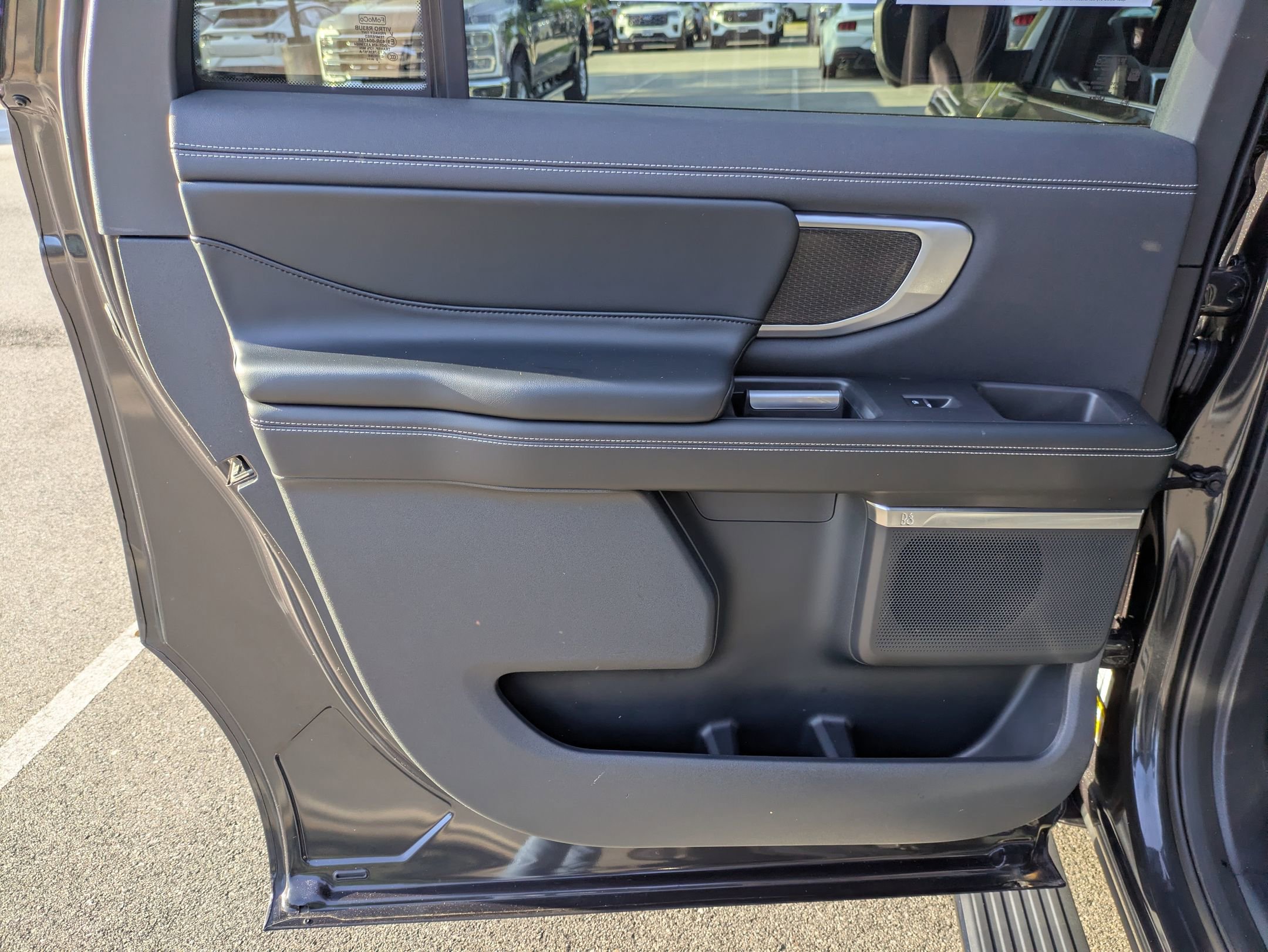 Certified 2025 Ford Expedition Max Platinum w/ Stealth Appearance Package AWD/4WD image 29