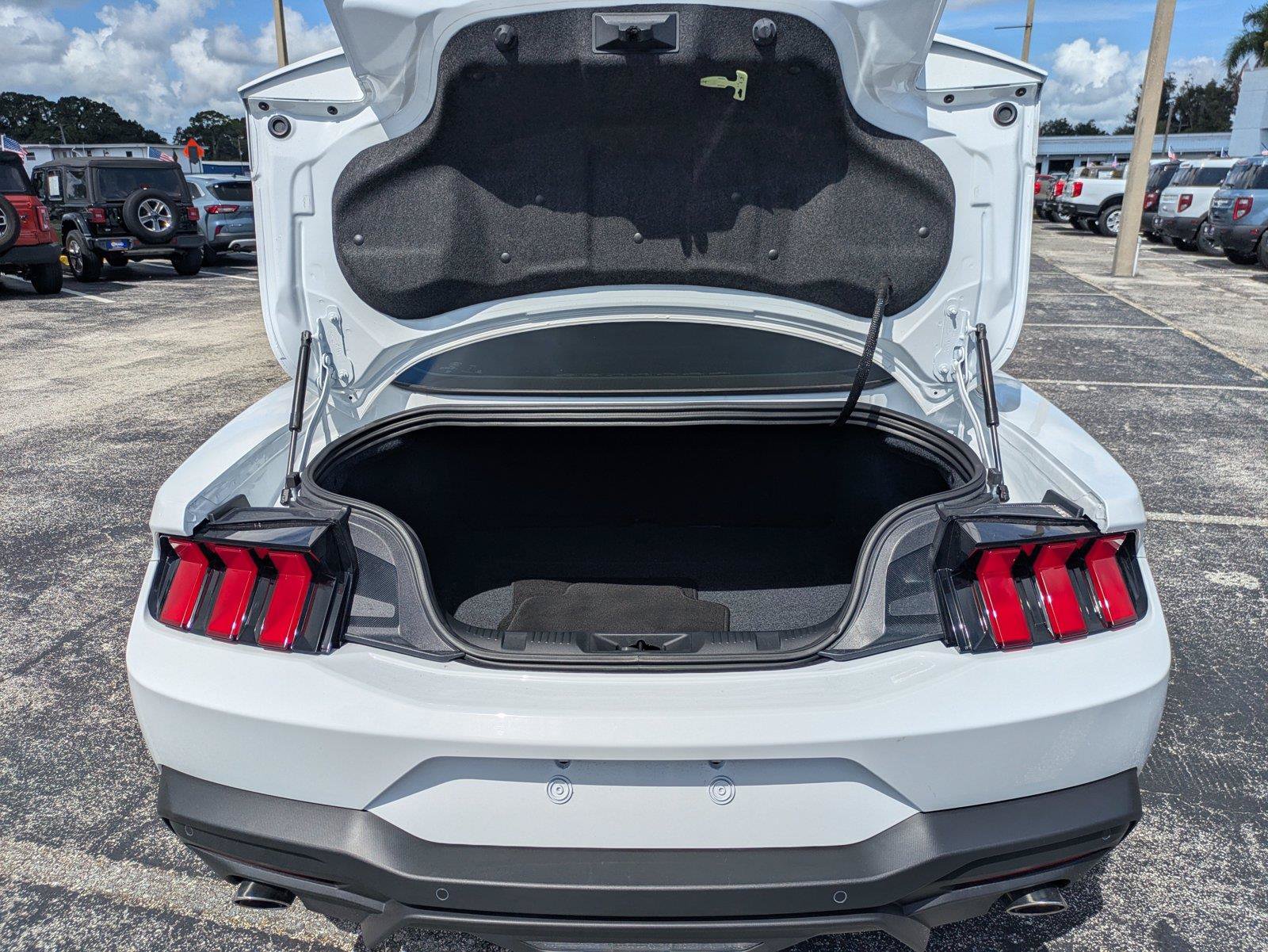 Certified 2026 Ford Mustang Coupe RWD image 13