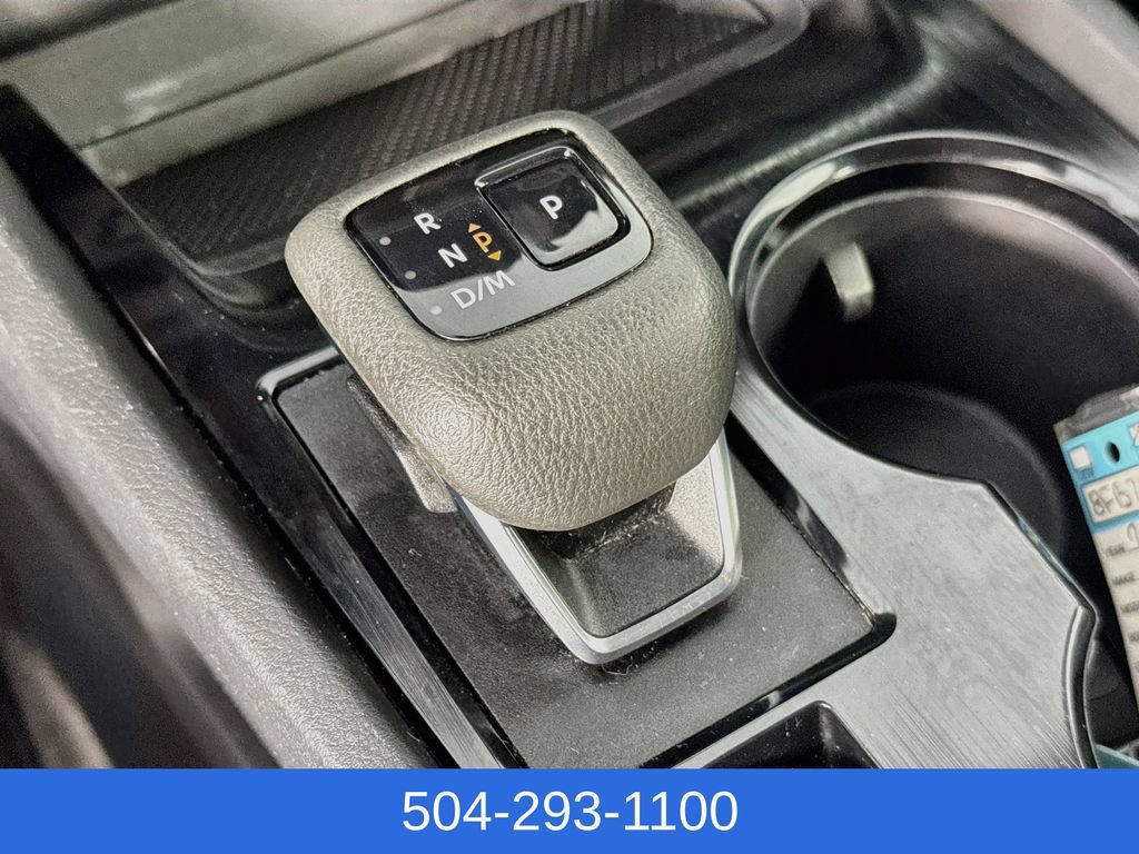 Used 2024 Nissan Rogue S AWD/4WD image 18
