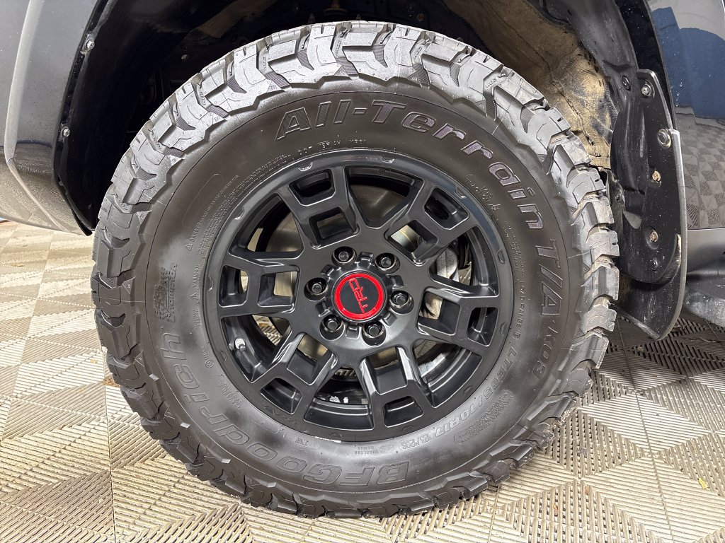Used 2021 Toyota 4Runner SR5 AWD/4WD image 11