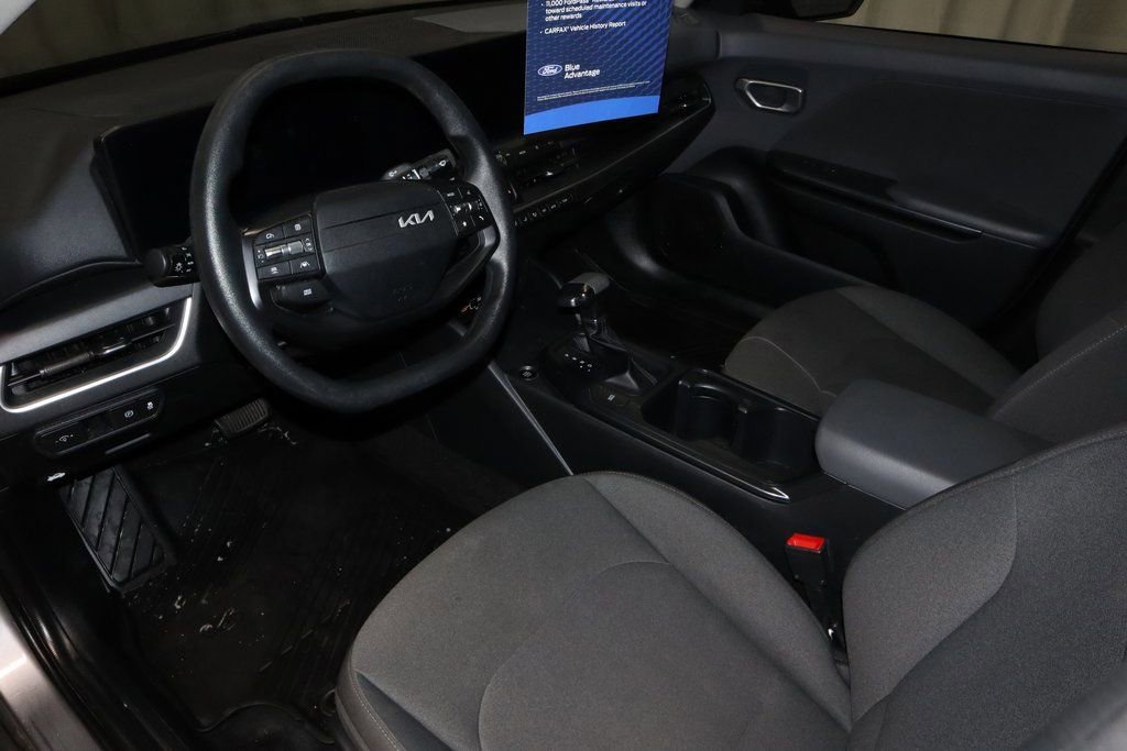 Used 2025 Kia K4 LXS image 23