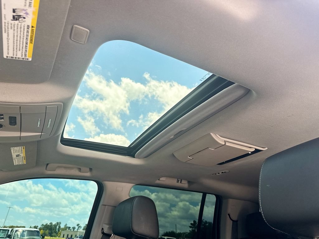 Used 2019 Chevrolet Suburban Premier RWD image 11