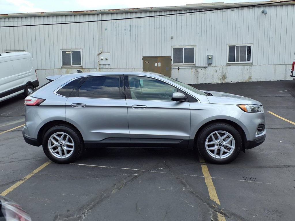 Certified 2023 Ford Edge SEL w/ Convenience Package AWD/4WD image 2