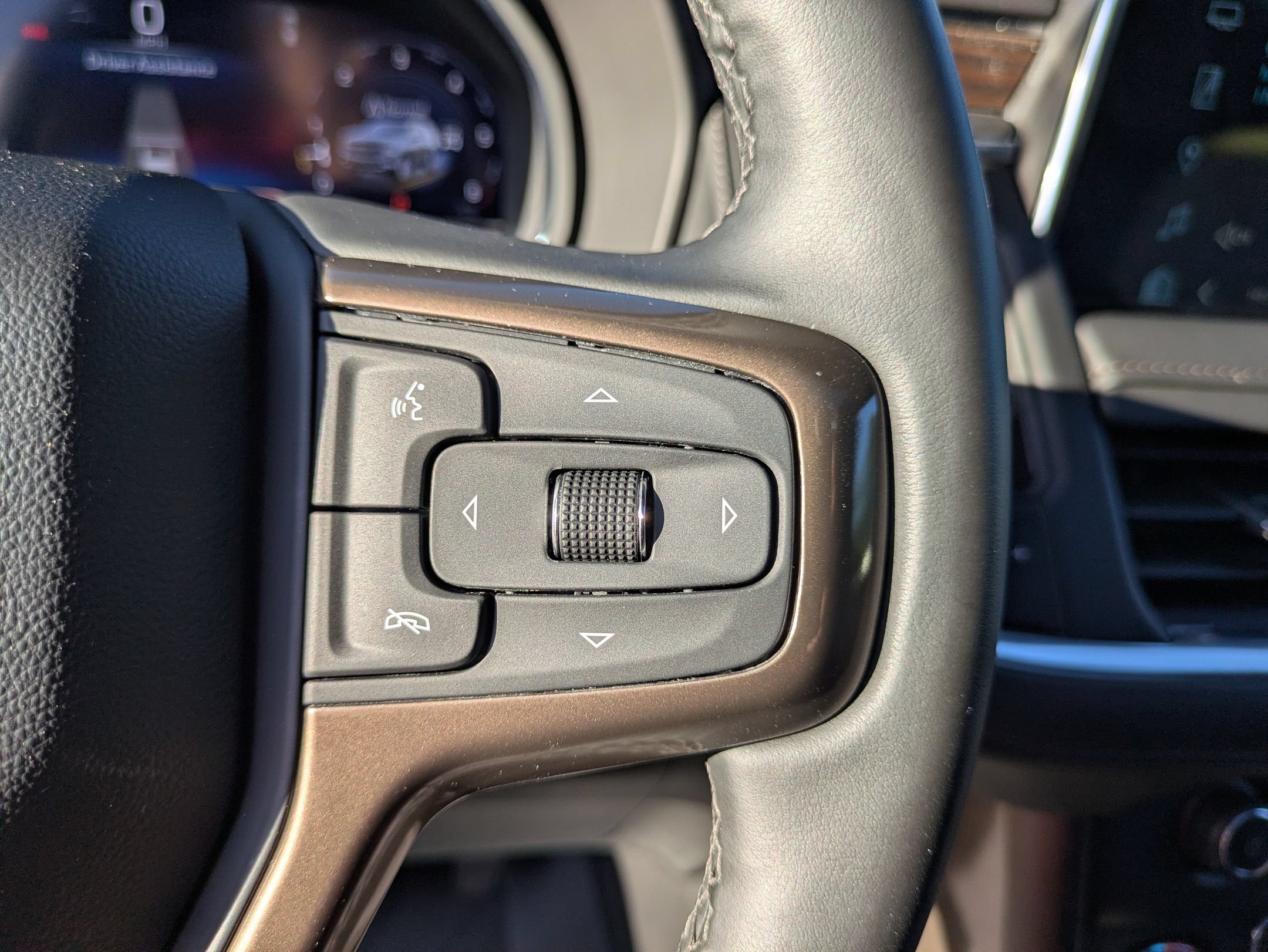 Used 2024 Chevrolet Tahoe High Country AWD/4WD image 19
