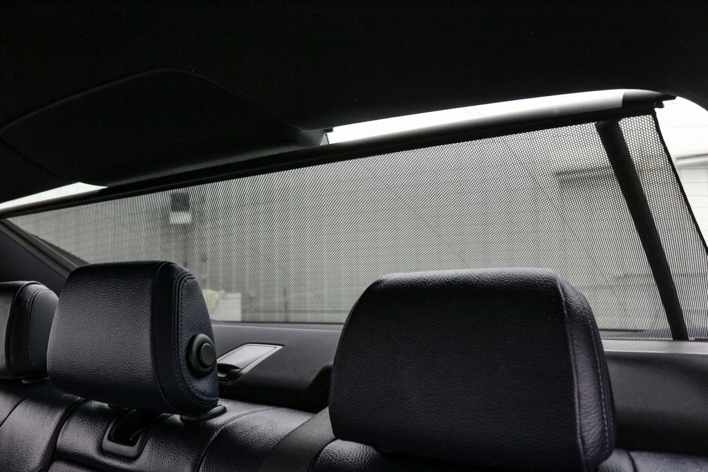 Used 2020 BMW 530e w/ M Sport Package image 33