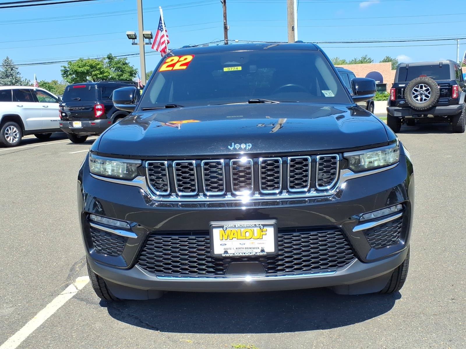 Used 2022 Jeep Grand Cherokee Limited AWD/4WD image 2