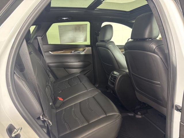 Used 2022 Cadillac XT5 Sportv w/ Platinum Package AWD/4WD image 5