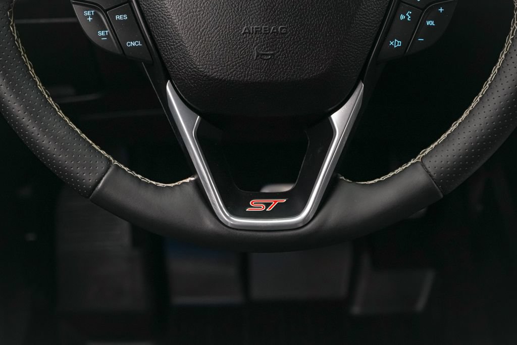 Certified 2023 Ford Edge ST AWD/4WD image 16