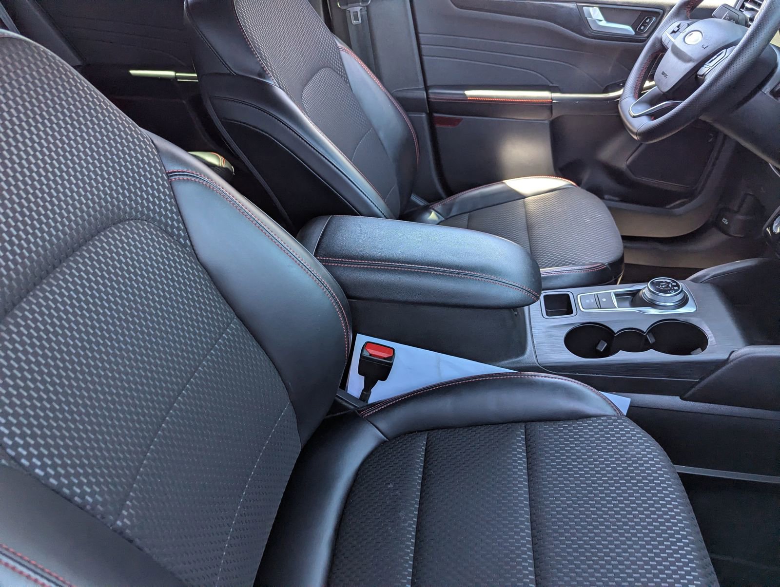 Certified 2024 Ford Escape ST-Line w/ Tech Pack #1 FWD image 9