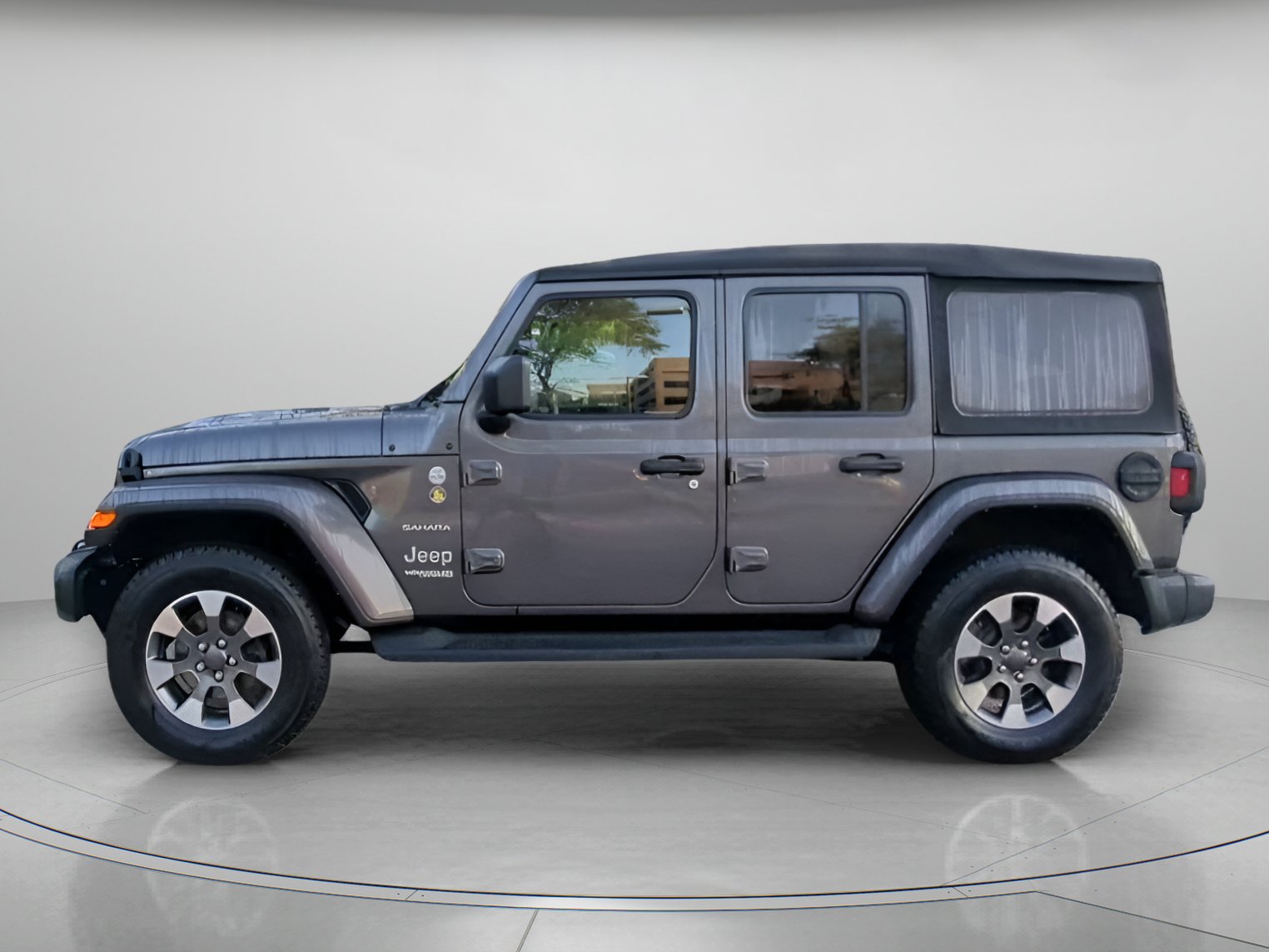 Used 2022 Jeep Wrangler Unlimited Sahara AWD/4WD image 16