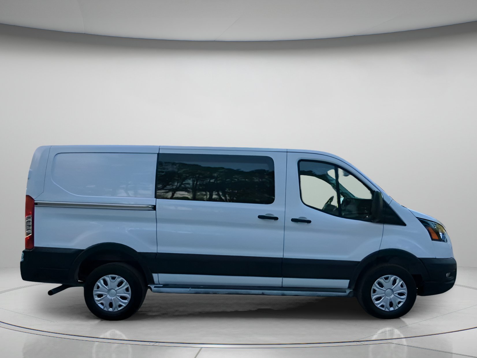 Certified 2025 Ford Transit 250 Low Roof w/ Exterior Upgrade Package RWD image 32