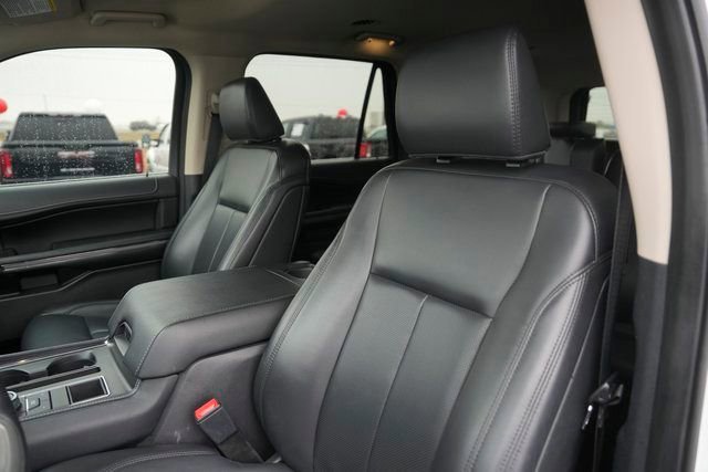 Certified 2023 Ford Expedition XLT image 10