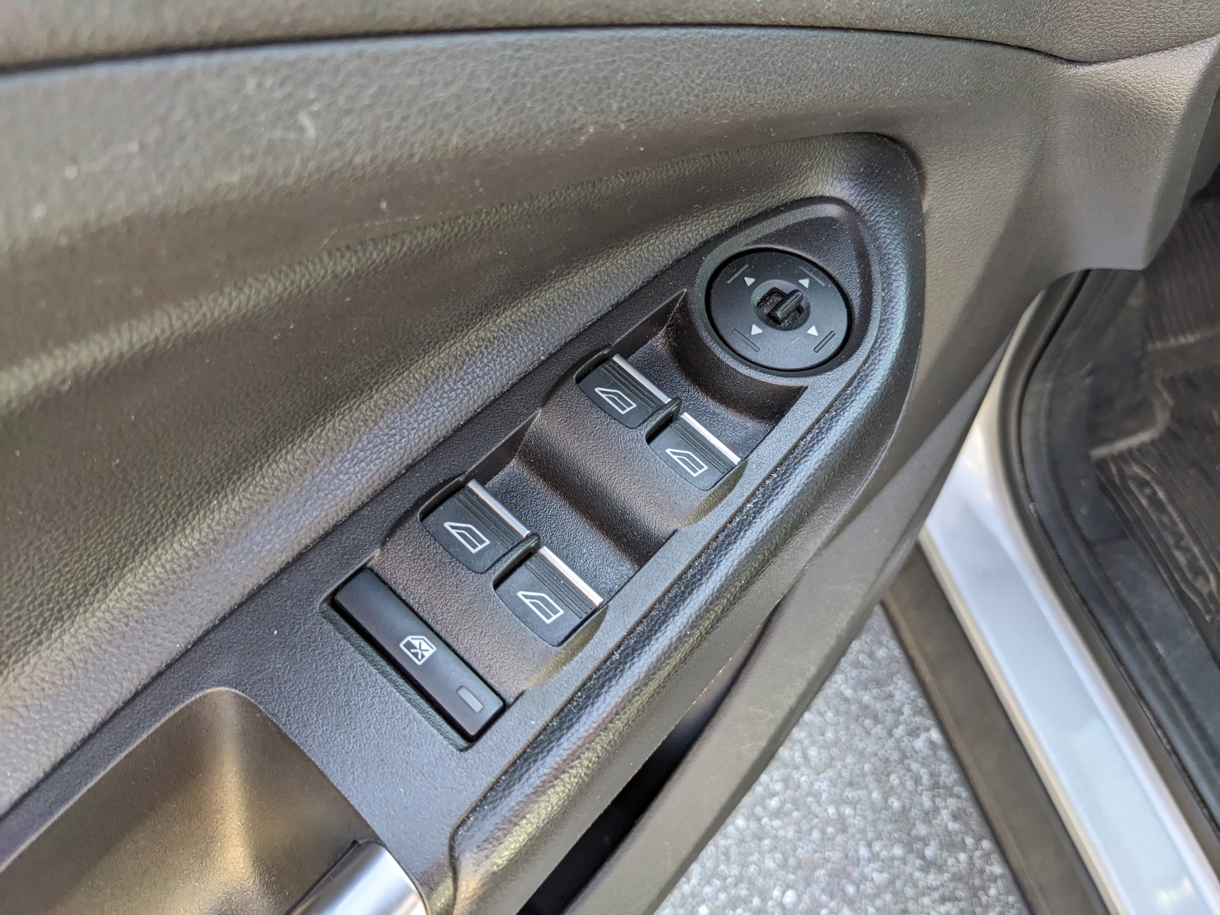 Certified 2019 Ford Escape SE image 18