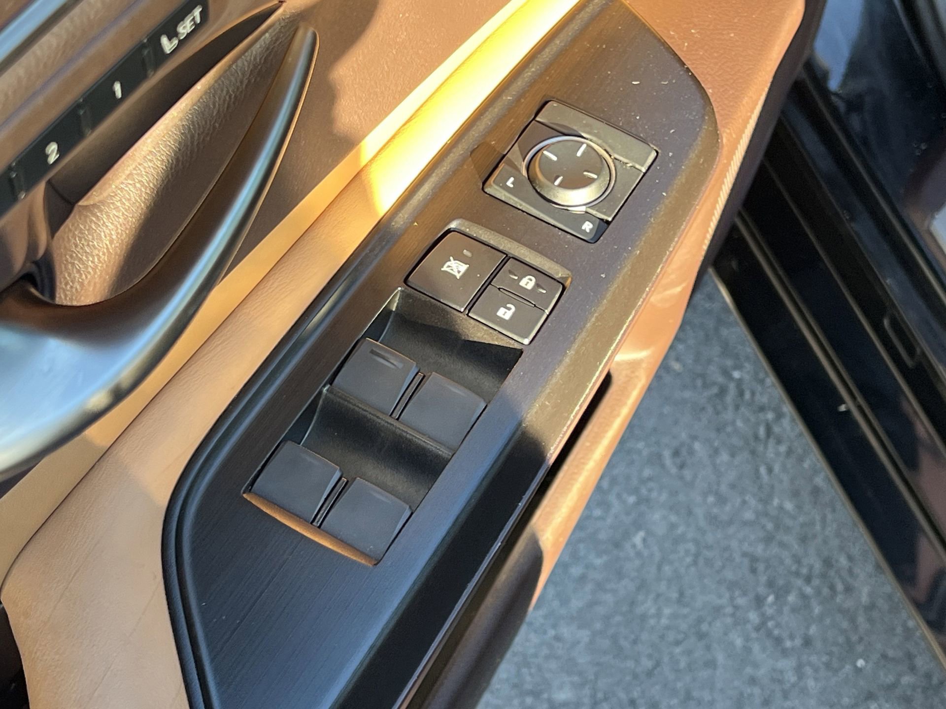 Used 2019 Lexus ES 350 image 20