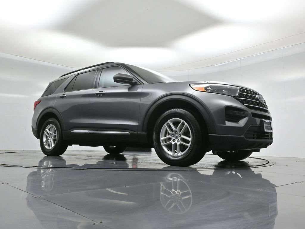 Certified 2022 Ford Explorer XLT w/ Class IV Trailer Tow Package image 2