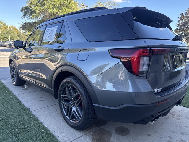 Certified 2025 Ford Explorer ST AWD/4WD image 8
