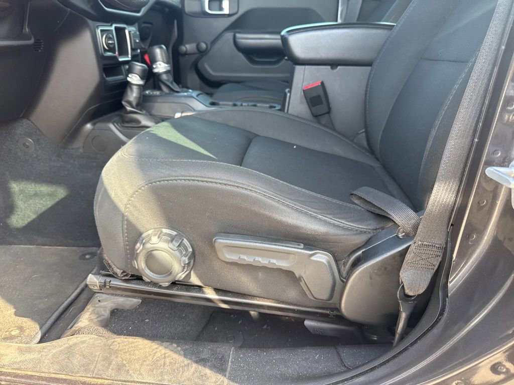 Used 2018 Jeep Wrangler Unlimited Sport image 7