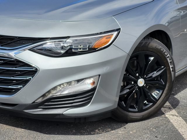 Used 2025 Chevrolet Malibu LT FWD image 2
