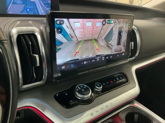 Certified 2025 Ford Expedition Platinum AWD/4WD image 13