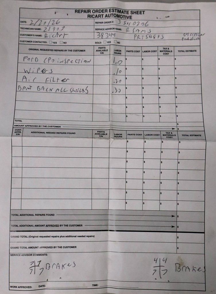 Used 2024 Chrysler Pacifica Touring-L image 4