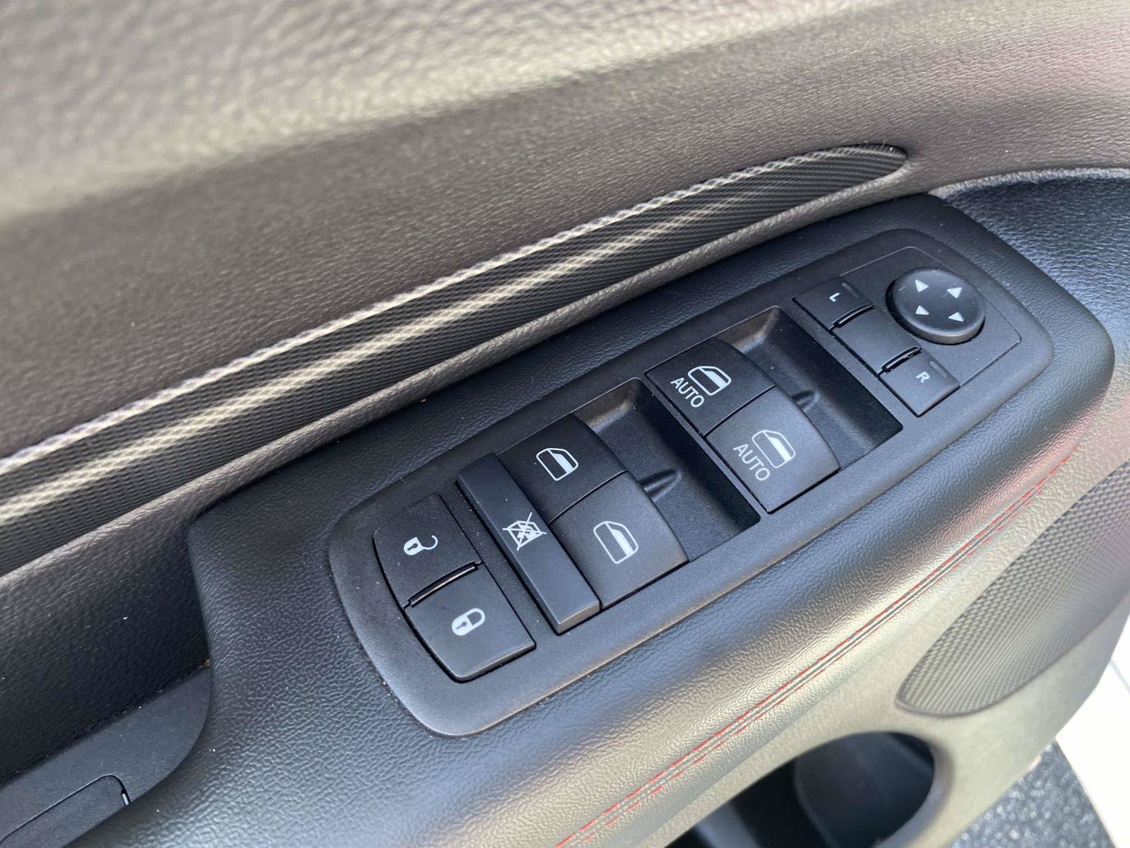 Used 2025 Dodge Durango GT RWD image 18