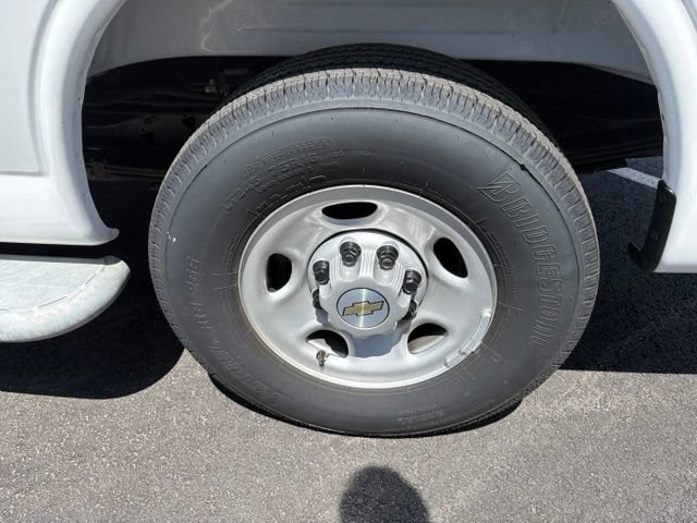 Used 2025 Chevrolet Express 2500 w/ Driver Convenience Package RWD image 11