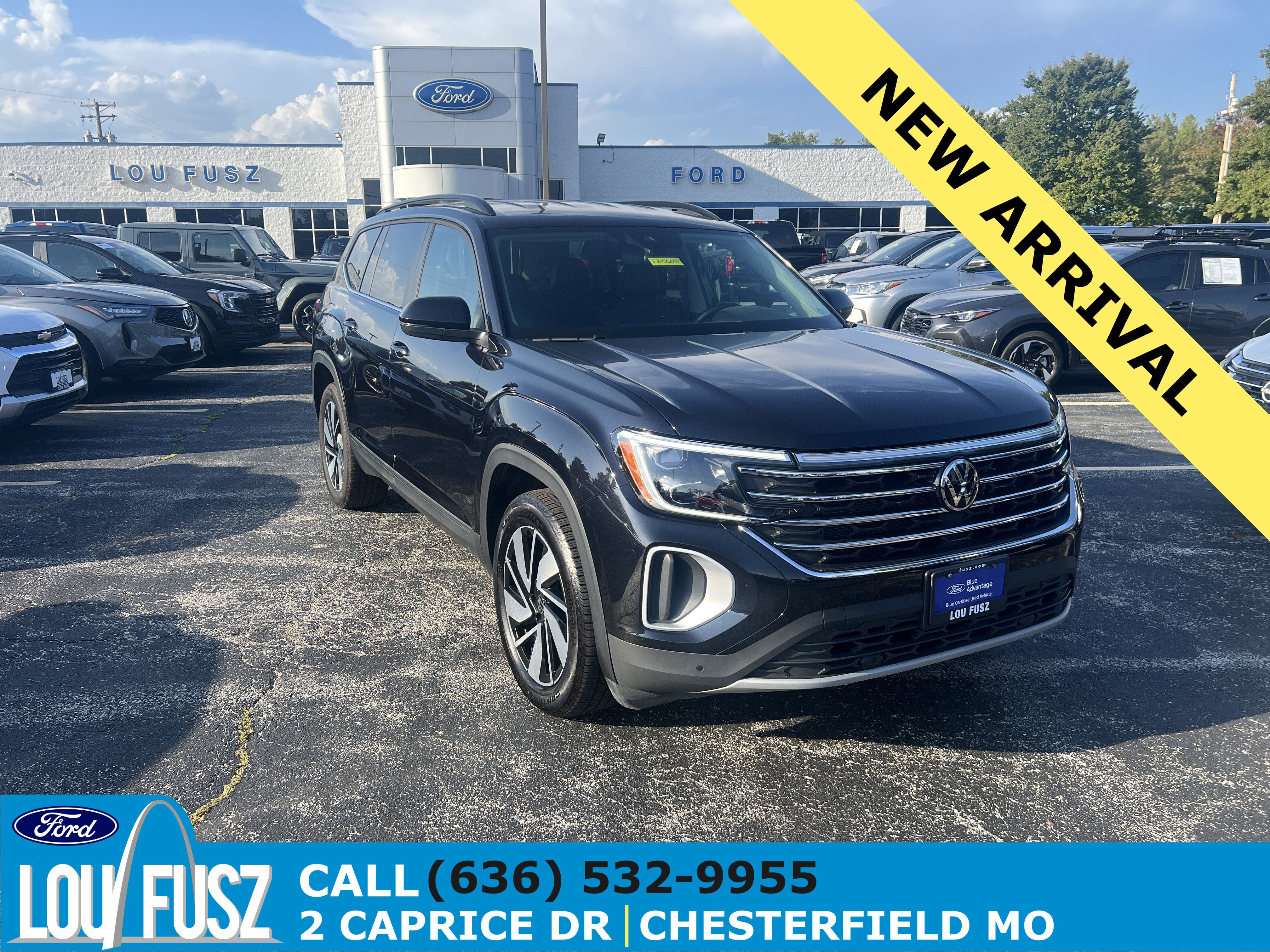 Used 2025 Volkswagen Atlas SE FWD image 1