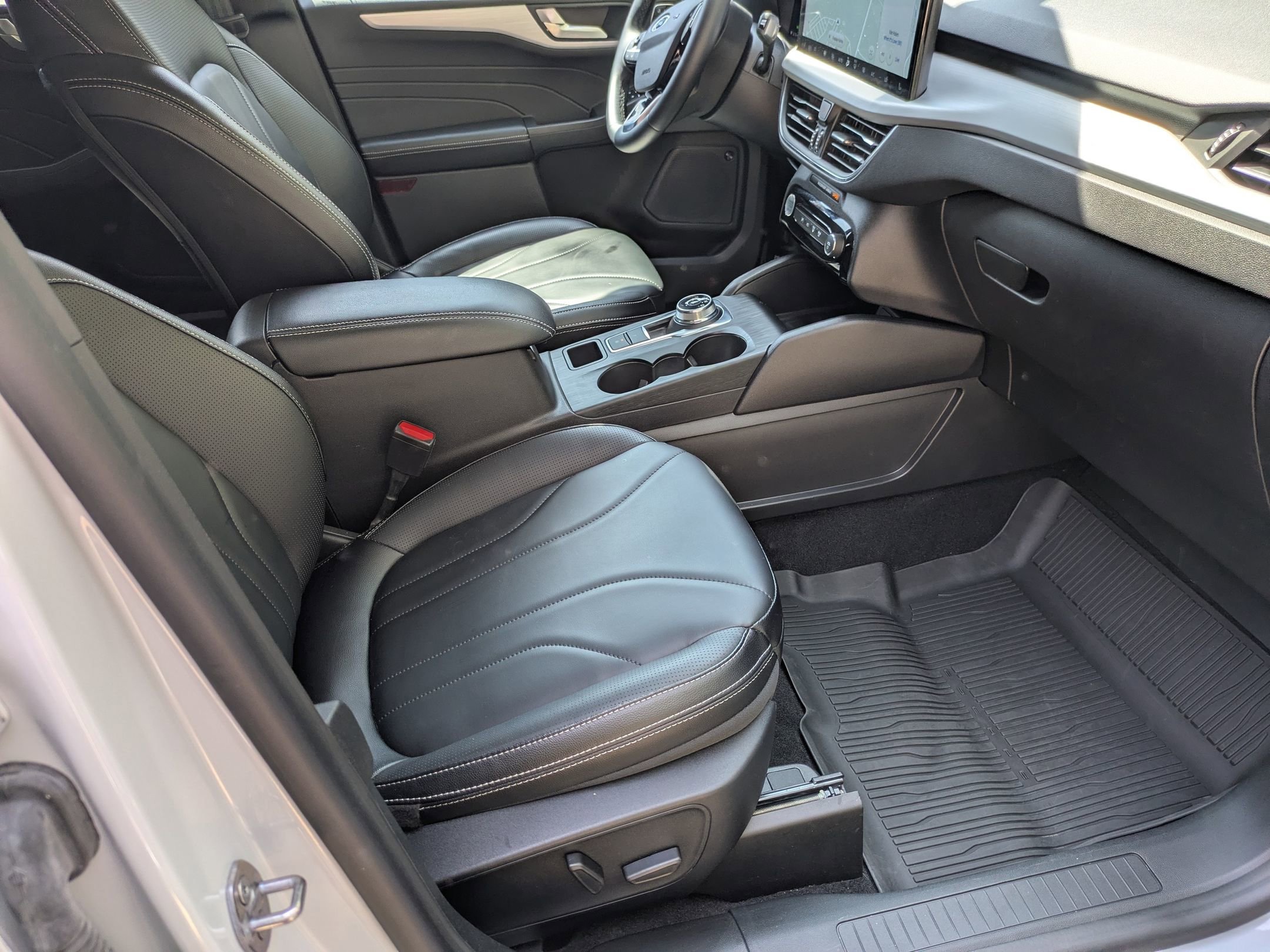 Certified 2025 Ford Escape SE w/ PHEV Premium Package image 41