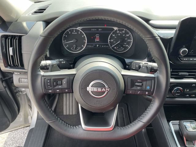 Used 2025 Nissan Pathfinder SV image 19