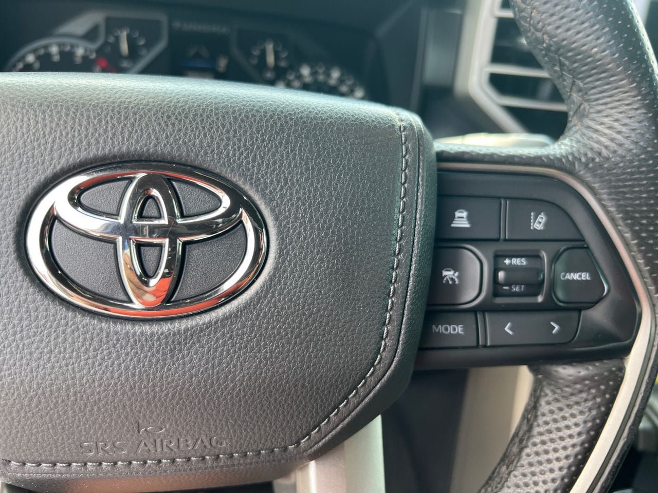 Used 2025 Toyota Tundra SR5 w/ TRD Off-Road Package AWD/4WD image 31