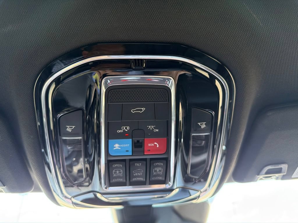 Used 2023 Jeep Grand Cherokee Overland w/ Luxury Tech Group IV AWD/4WD image 53