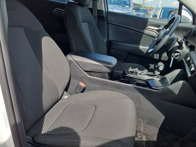 Used 2025 Kia Sportage LX FWD image 31