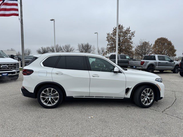 Used 2025 BMW X5 xDrive50e image 9