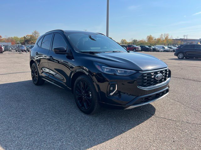 Certified 2023 Ford Escape ST-Line Elite w/ Premium Technology Package AWD/4WD image 3