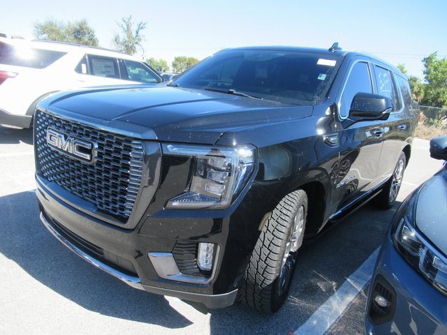 Used 2023 GMC Yukon Denali Ultimate image 3